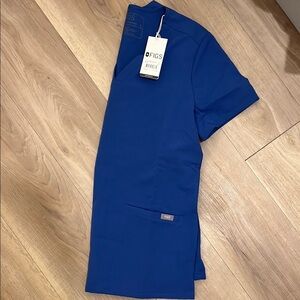 Figs Limited Edition blue Casma Top